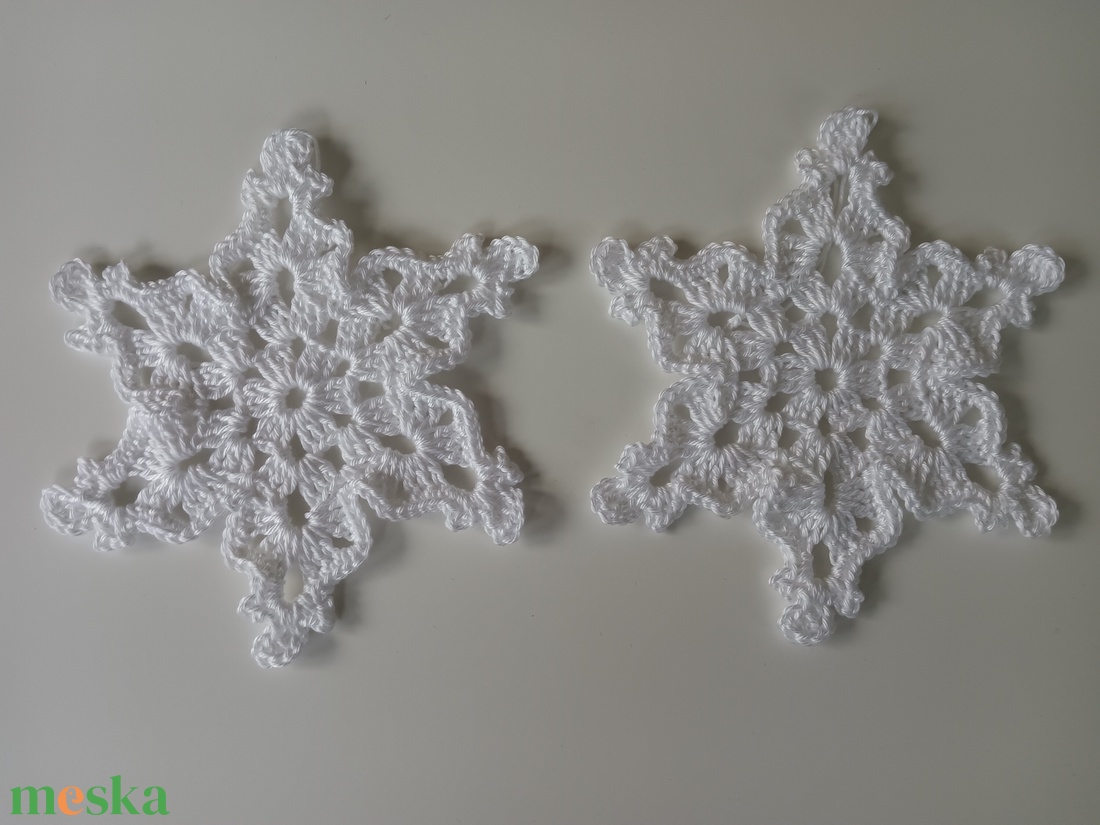 Horgolt hópehely  - karácsony - karácsonyi lakásdekoráció - karácsonyfadíszek - Meska.hu