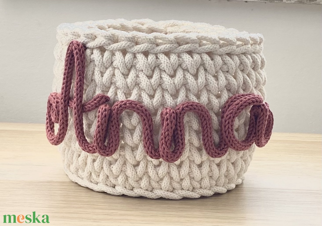 Horgolt tárolókosár választható névvel - baba - mama - babaszoba dekoráció - babanév dekoráció - Meska.hu