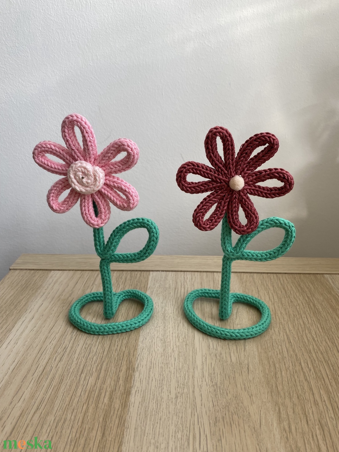 Fonalvirág - otthon & életmód - virágdekoráció - virágdíszek - asztali virágdísz - Meska.hu