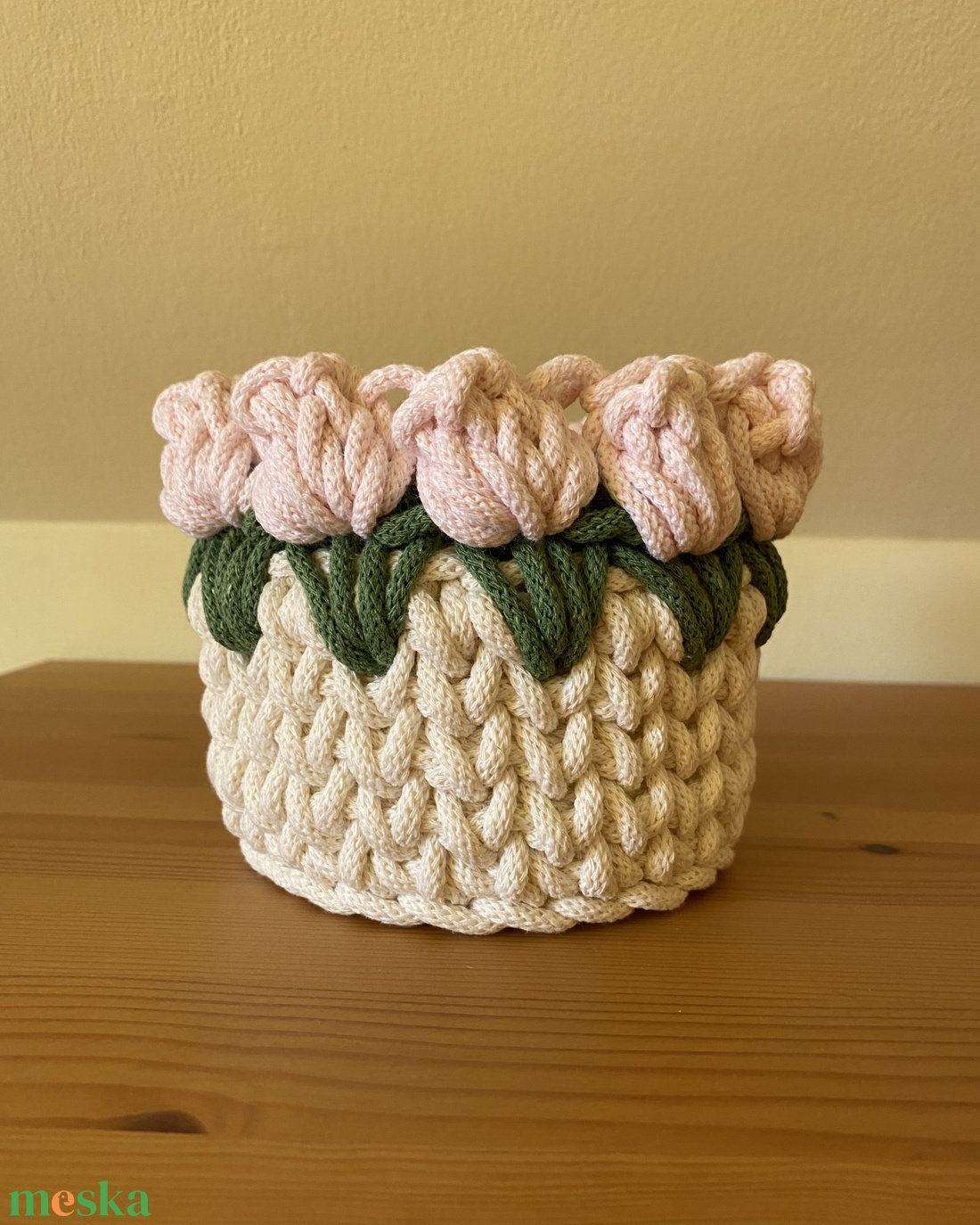 Horgolt tárolókosár tulipános - otthon & életmód - tárolás & rendszerezés - doboz - Meska.hu