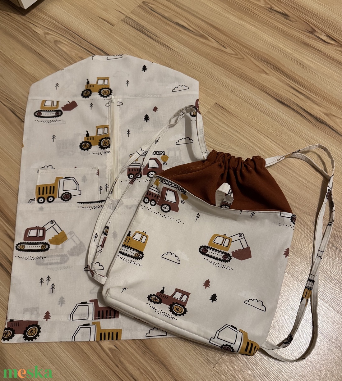 Munkagép mintás ovis zsák és tornazsák szettben - játék & sport - ovis felszerelés - ovis szett - Meska.hu