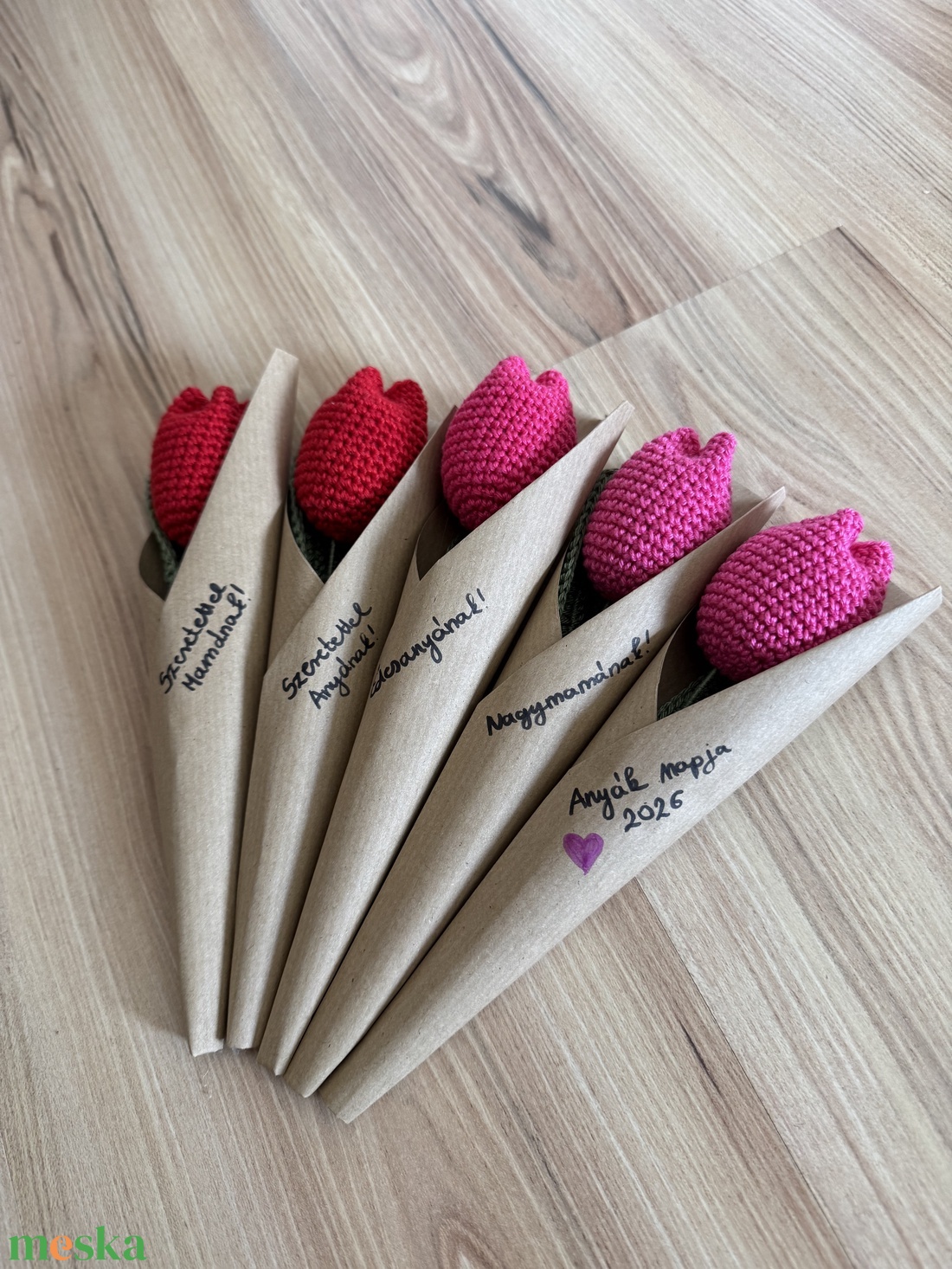 Anyák napi horgolt tulipán csokor - pénzátadó ballagásra (3 szál) - otthon & életmód - virágdekoráció - virágok - virágcsokor - Meska.hu