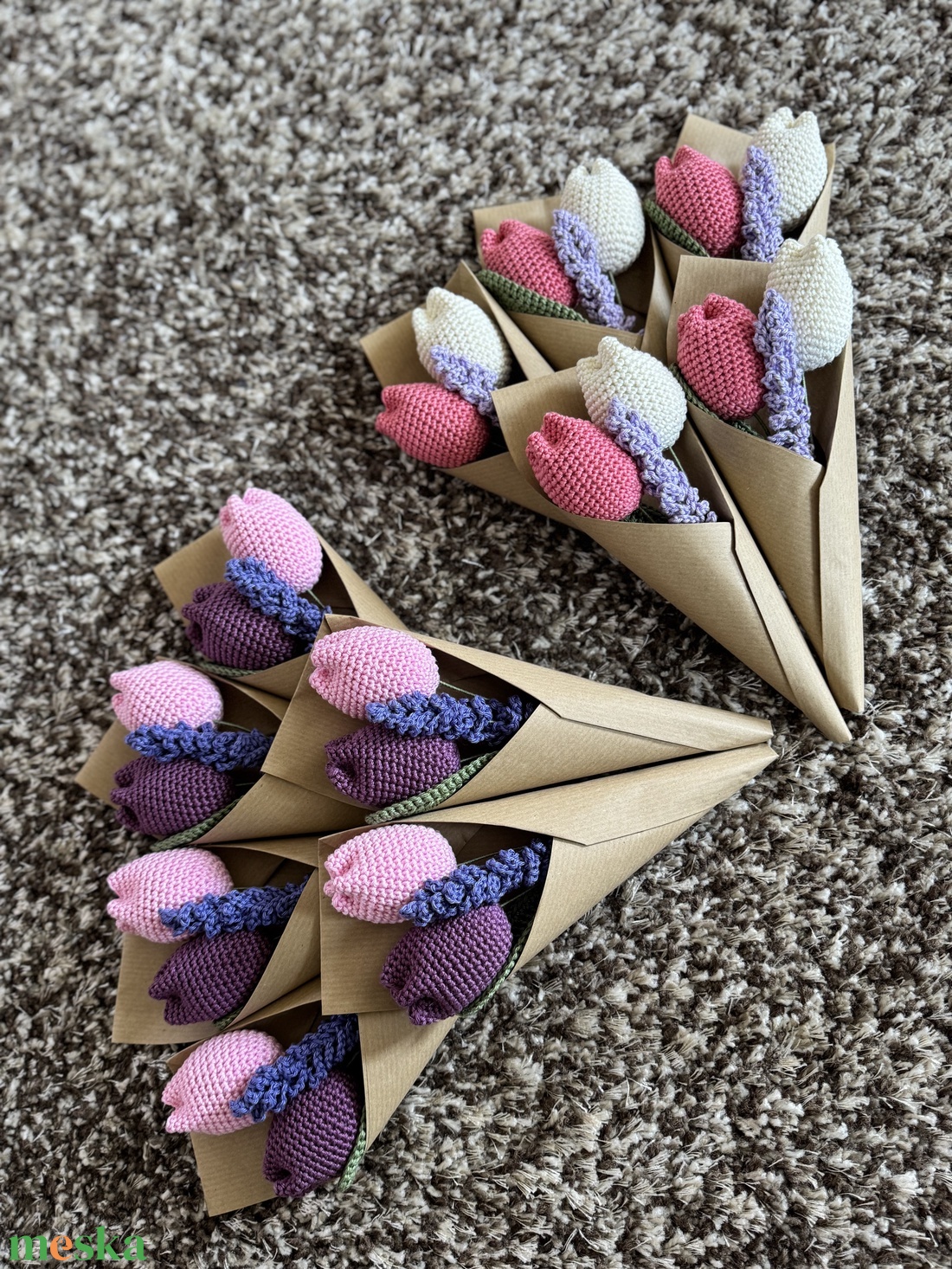 Anyák napi horgolt tulipán csokor - pénzátadó ballagásra (3 szál) - otthon & életmód - virágdekoráció - virágok - virágcsokor - Meska.hu