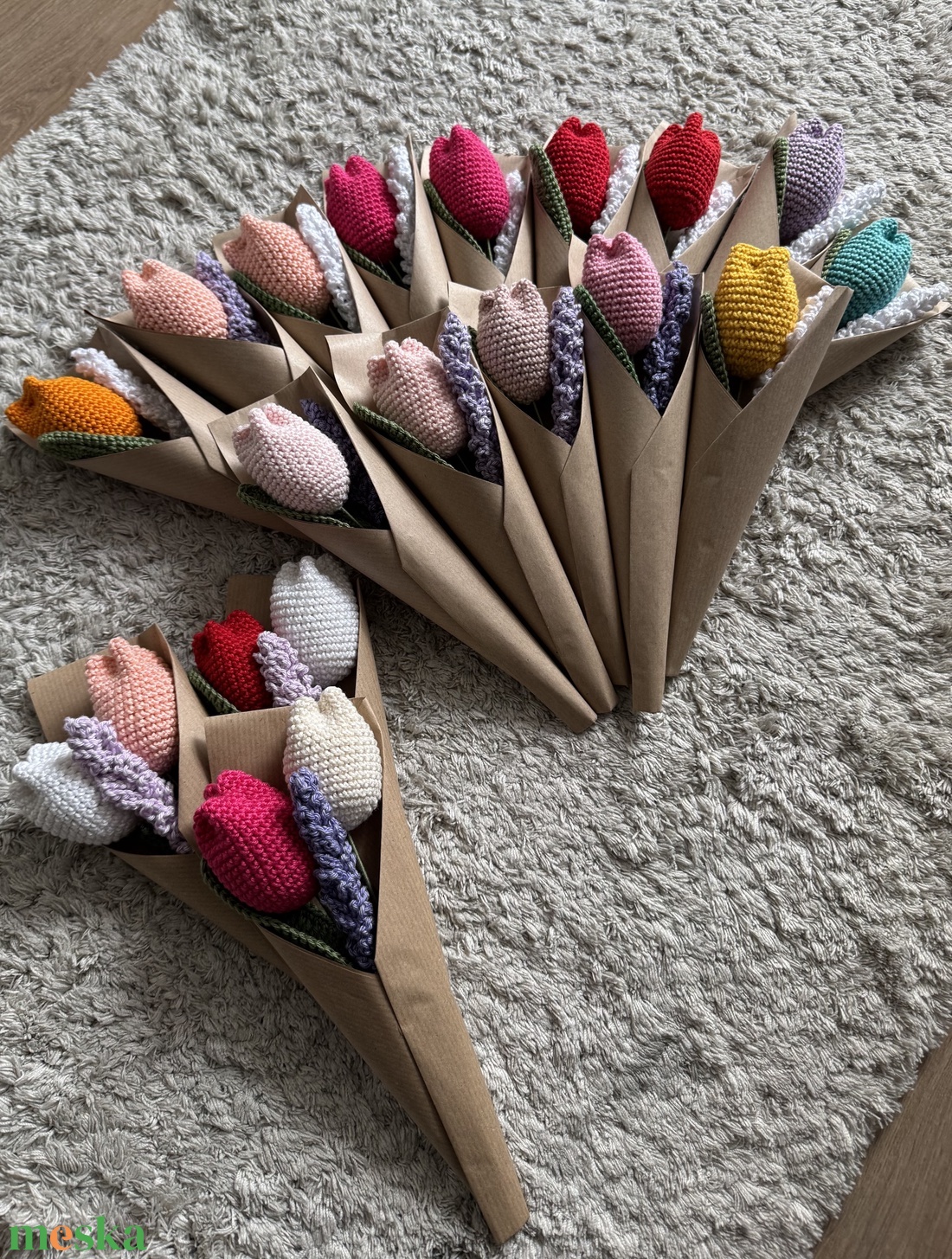 Anyák napi horgolt tulipán csokor - pénzátadó ballagásra (3 szál) - otthon & életmód - virágdekoráció - virágok - virágcsokor - Meska.hu