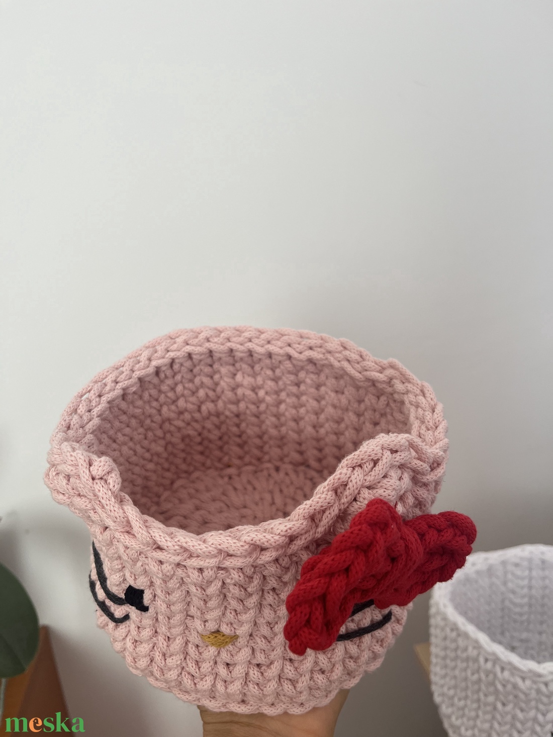 Horgolt Hello Kitty kosár - otthon & életmód - tárolás & rendszerezés - tárolókosár - Meska.hu Horgolt Hello Kitty kosár - otthon & életmód - tárolás & rendszerezés - tárolókosár - Meska.hu