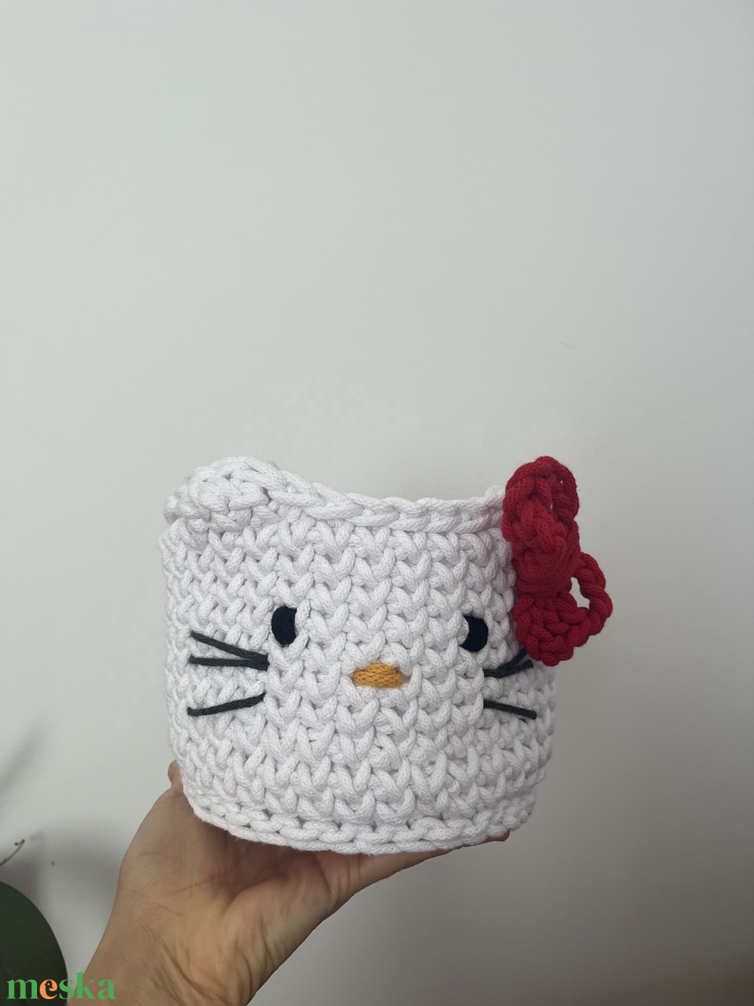 Horgolt Hello Kitty kosár fehér - otthon & életmód - tárolás & rendszerezés - tárolókosár - Meska.hu Horgolt Hello Kitty kosár fehér - otthon & életmód - tárolás & rendszerezés - tárolókosár - Meska.hu