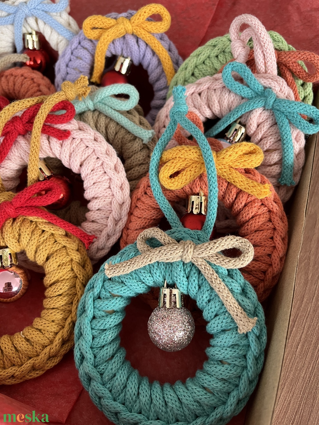 Karácsonyfadíszek díszdobozban - karácsony - karácsonyi lakásdekoráció - karácsonyi lakásdíszek - Meska.hu