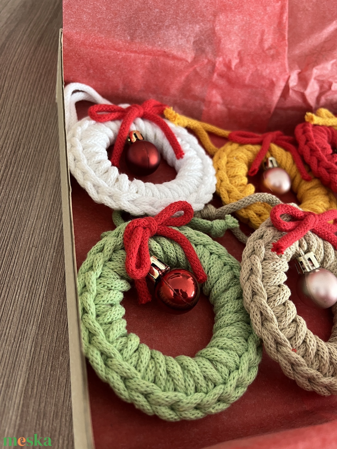 Karácsonyfadíszek díszdobozban - karácsony - karácsonyi lakásdekoráció - karácsonyi lakásdíszek - Meska.hu