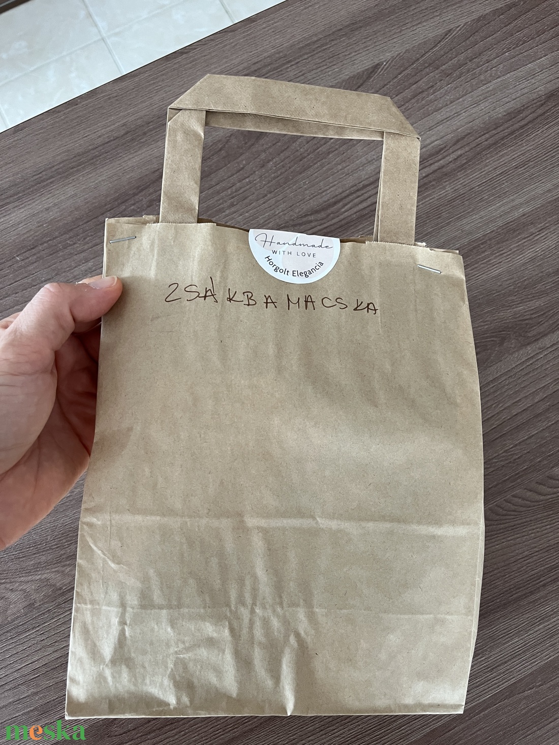 Horgolt zsákbamacska - nagy - otthon & életmód - tárolás & rendszerezés - íróasztali tároló - Meska.hu