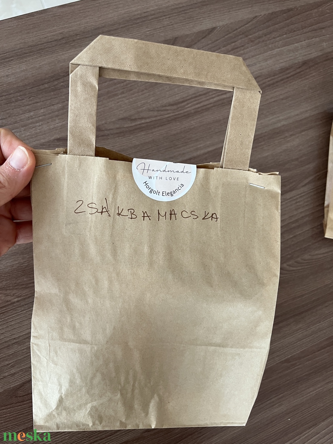 Horgolt zsákbamacska - nagy - otthon & életmód - tárolás & rendszerezés - íróasztali tároló - Meska.hu