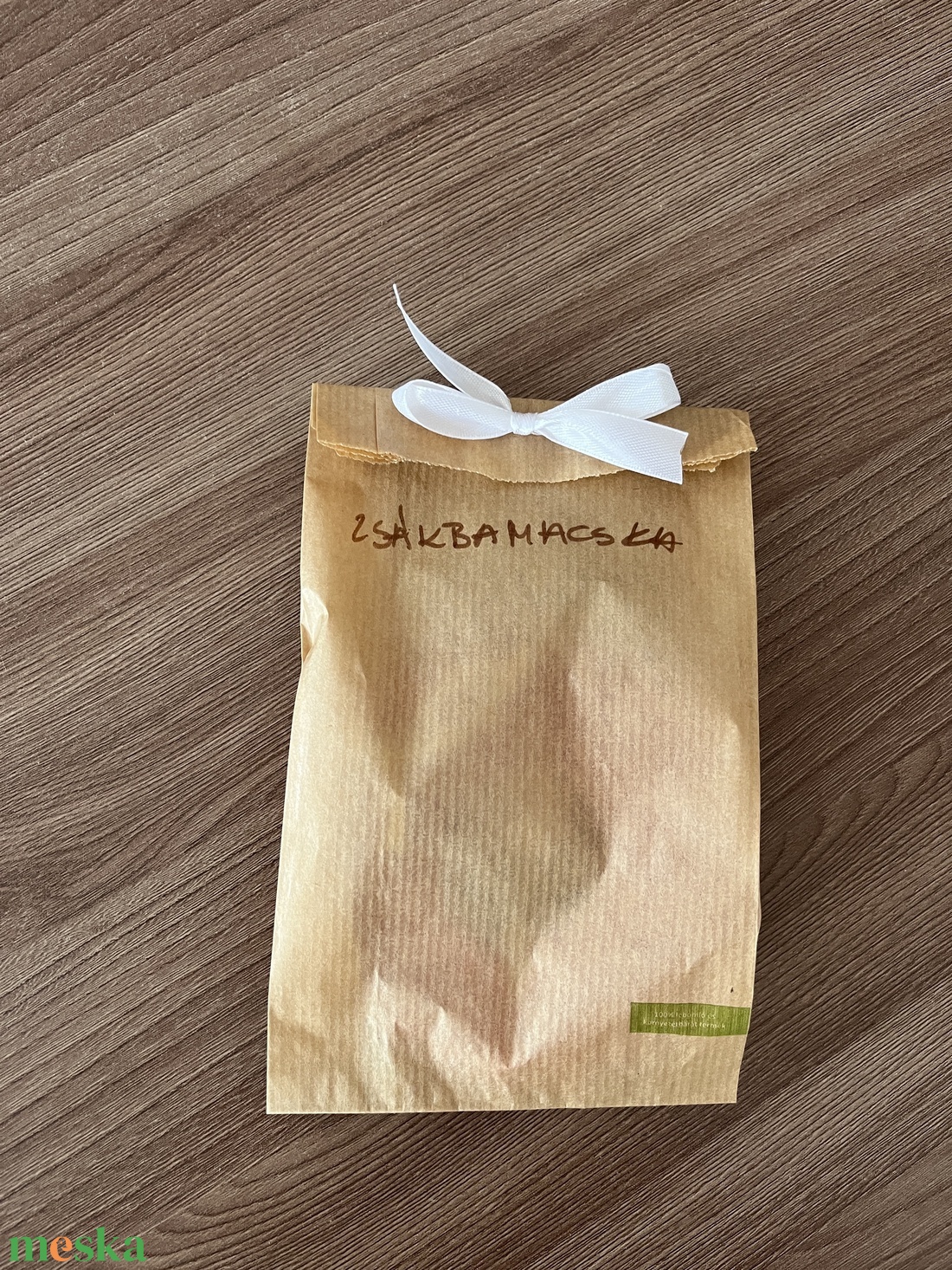 Horgolt zsákbamacska - kicsi - otthon & életmód - tárolás & rendszerezés - íróasztali tároló - Meska.hu