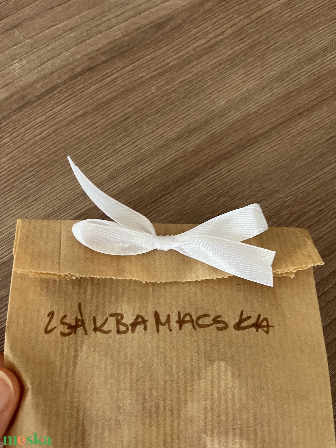 Horgolt zsákbamacska - kicsi - otthon & életmód - tárolás & rendszerezés - íróasztali tároló - Meska.hu