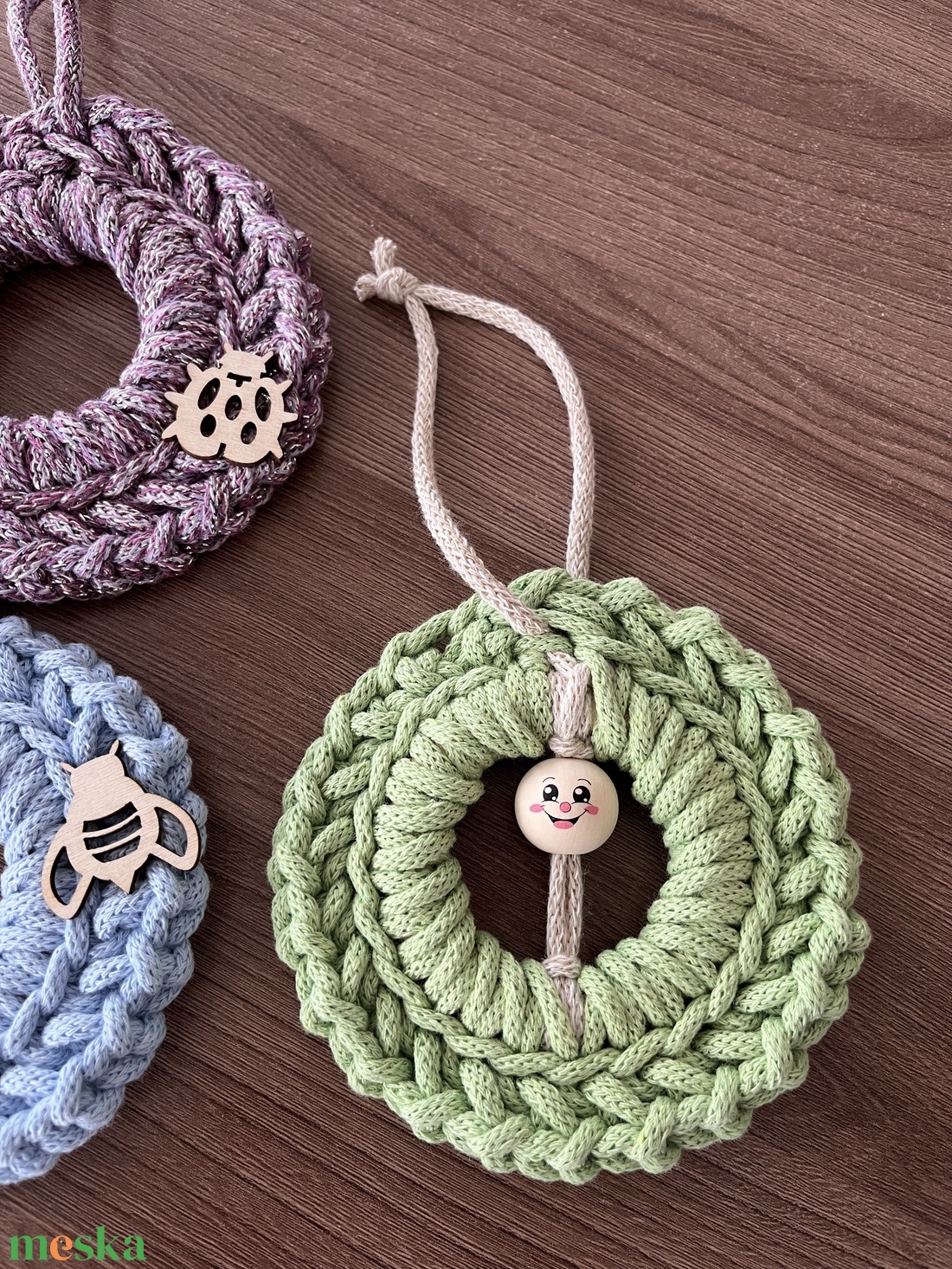 Akasztható díszek többféle változatban - otthon & életmód - tárolás & rendszerezés - íróasztali tároló - Meska.hu