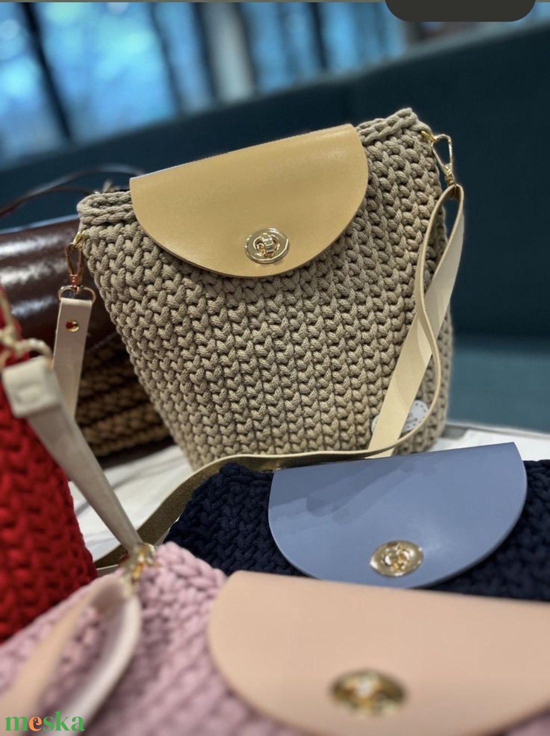 Közepes horgolt v�lltáska - táska & tok - kézitáska & válltáska - válltáska - Meska.hu