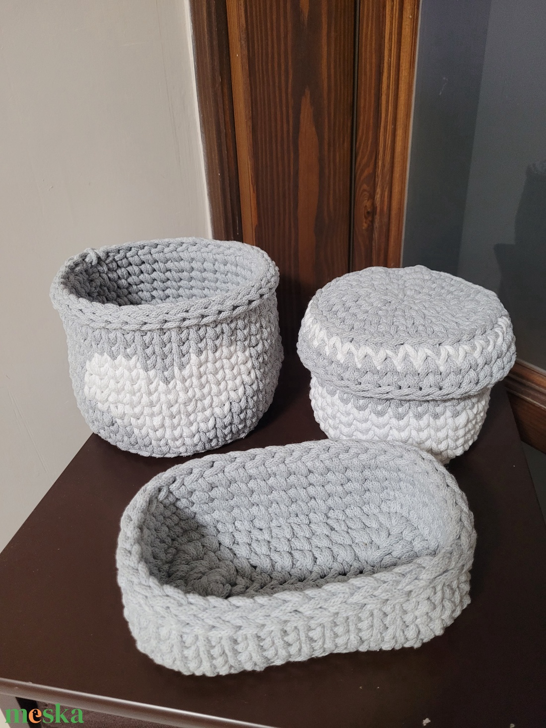 Horgolt kosarak-szürke - otthon & életmód - dekoráció - asztal és polc dekoráció - horgolt & csipketerítő - Meska.hu