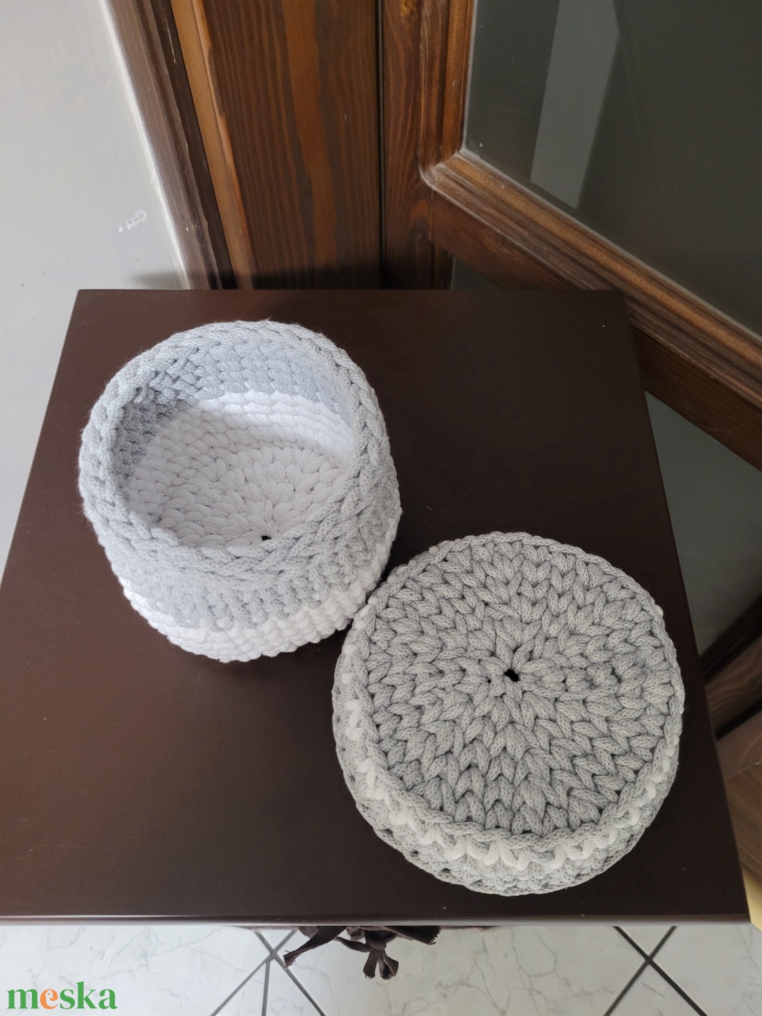 Horgolt kosarak-szürke - otthon & életmód - dekoráció - asztal és polc dekoráció - horgolt & csipketerítő - Meska.hu