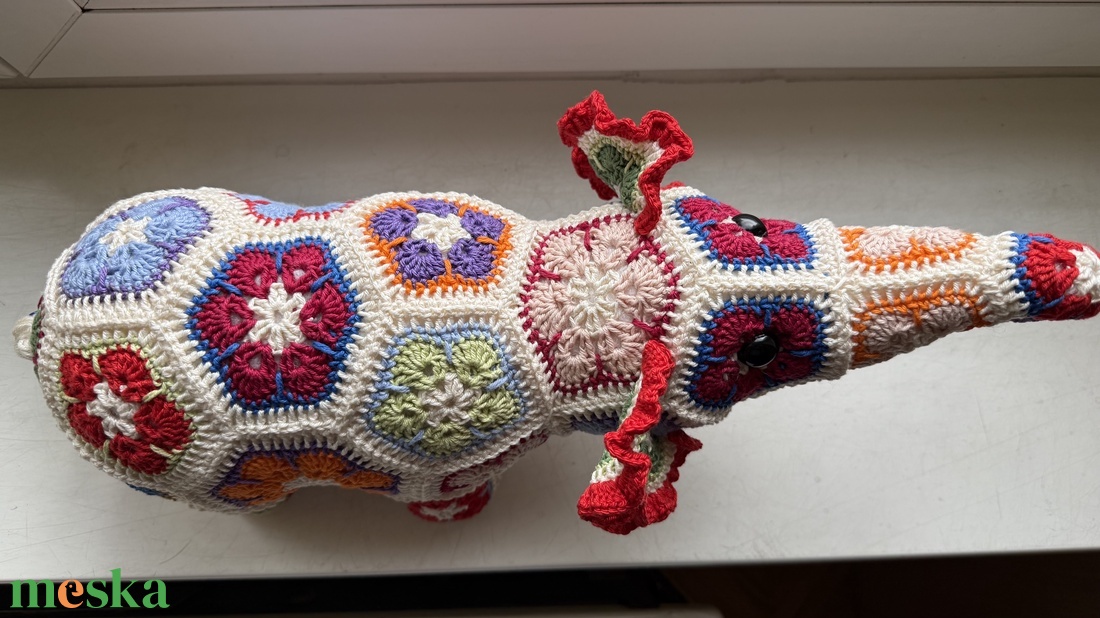 Virágmintás elefánt - játék & sport - plüssállat & játékfigura - elefánt - Meska.hu