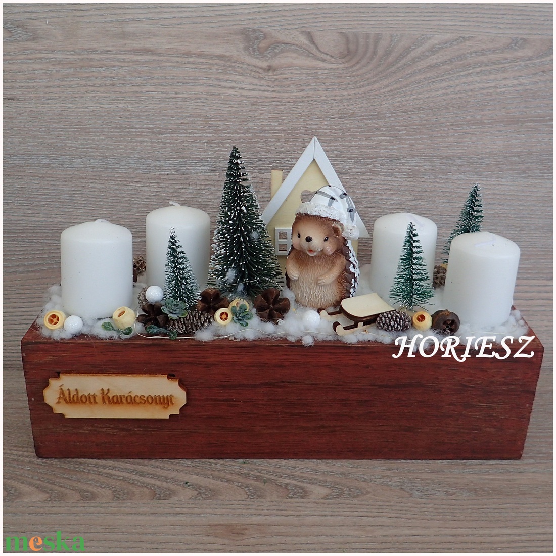 Adventi asztaldísz kedves sünivel - karácsony - adventi díszek - adventi asztaldísz - Meska.hu