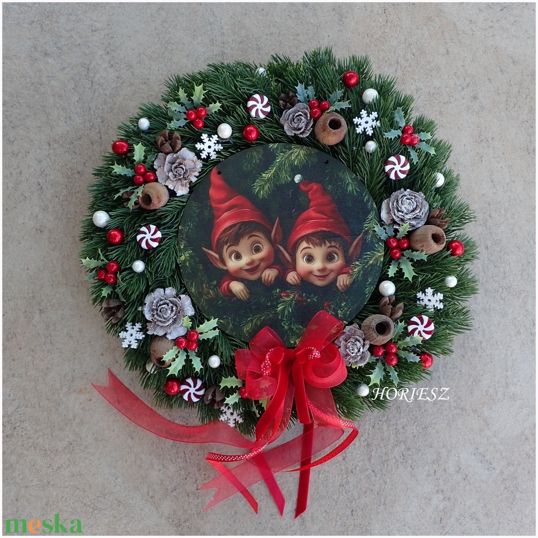 Karácsonyi manós koszorú - otthon & életmód - dekoráció - virágdísz és tartó - koszorú - Meska.hu