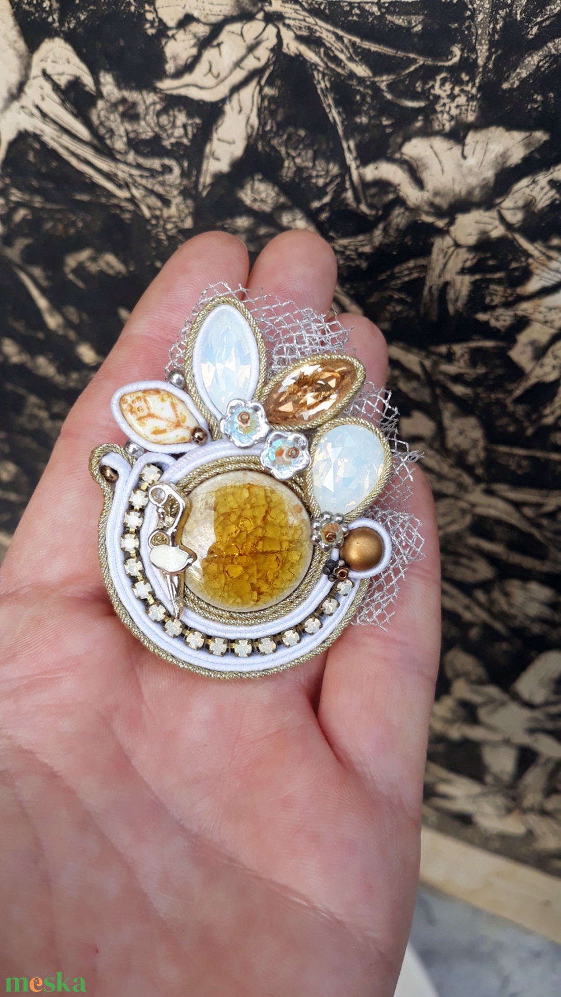 Swarovski sujtas bross - ékszer - kitűző és bross - kitűző - Meska.hu Swarovski sujtas bross - ékszer - kitűző és bross - kitűző - Meska.hu