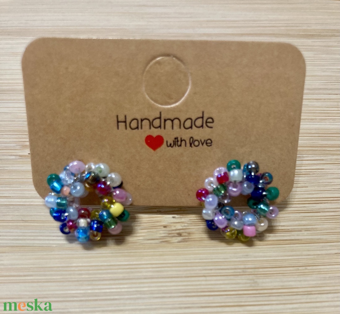 Színes, gyöngy fülbevaló - ékszer - fülbevaló - pötty fülbevaló - Meska.hu