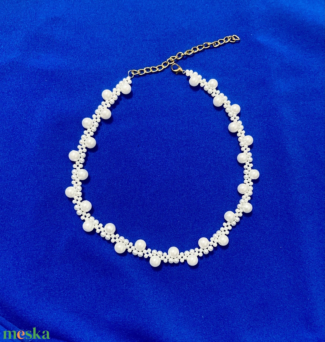 Elegáns, tört fehér gyöngy nyaklánc - ékszer - nyaklánc - gyöngyös nyaklánc - Meska.hu