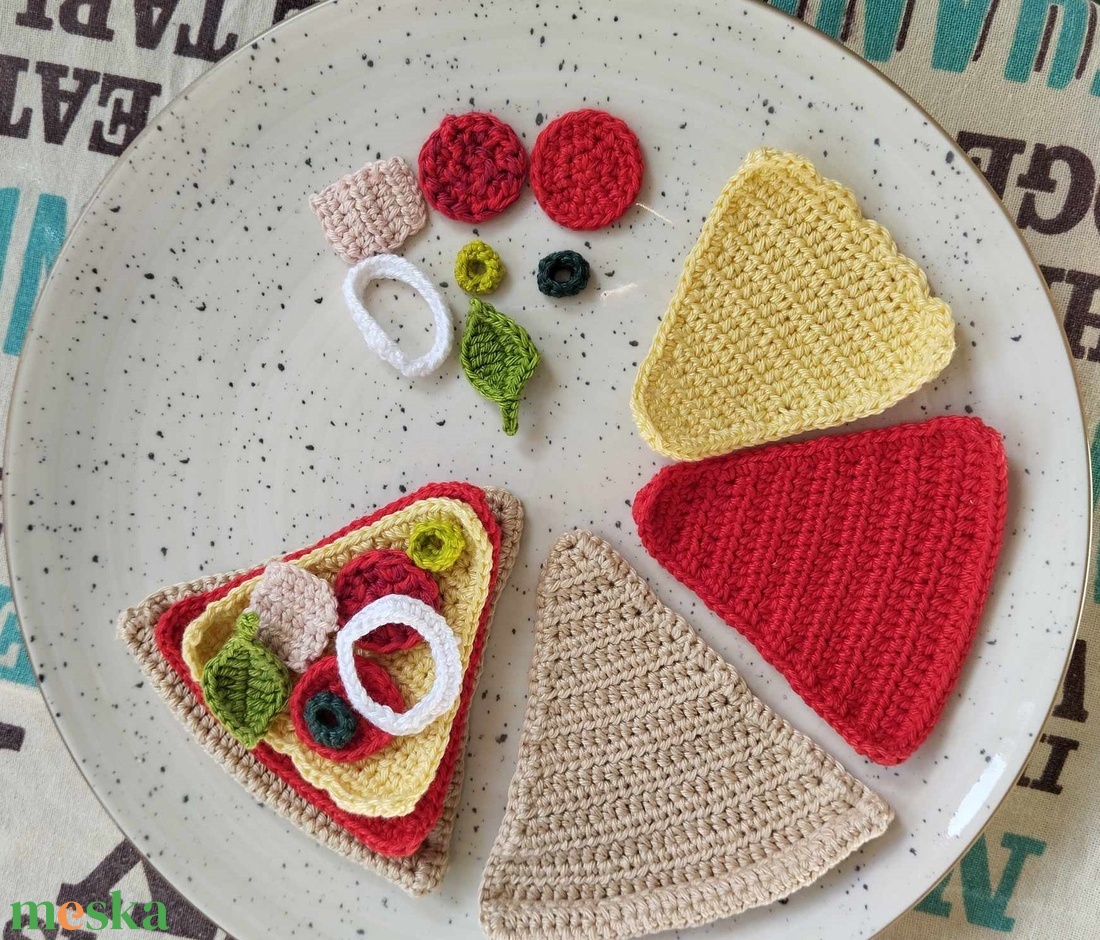 Horgolt pizzaszelet - játék & sport - szerepjáték - Meska.hu