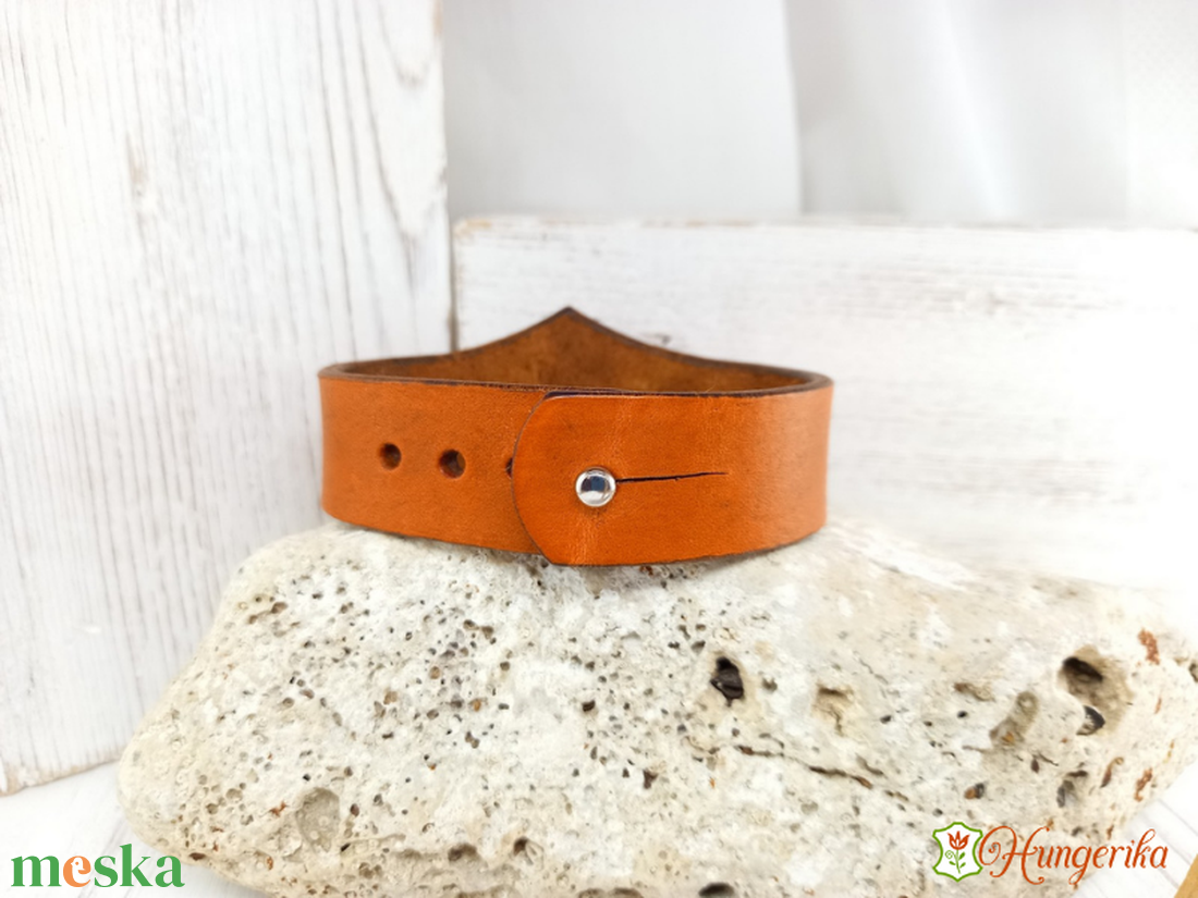 Bokrétás bőr karkötő - ékszer - karkötő - karperec - Meska.hu