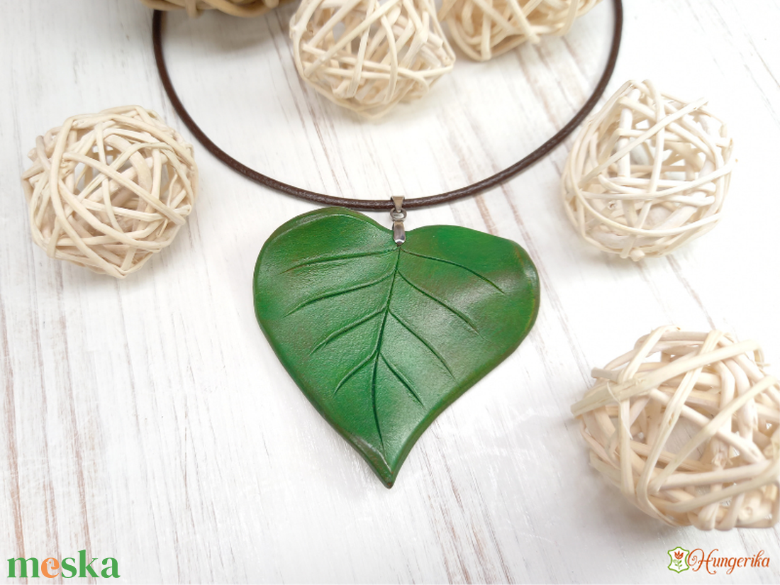 Bőr levél medál - ékszer - nyaklánc - medál - Meska.hu