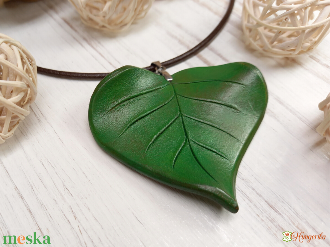 Bőr levél medál - ékszer - nyaklánc - medál - Meska.hu