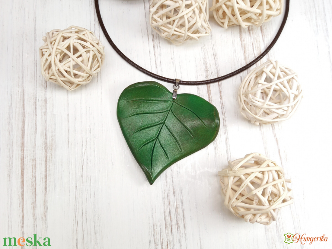 Bőr levél medál - ékszer - nyaklánc - medál - Meska.hu