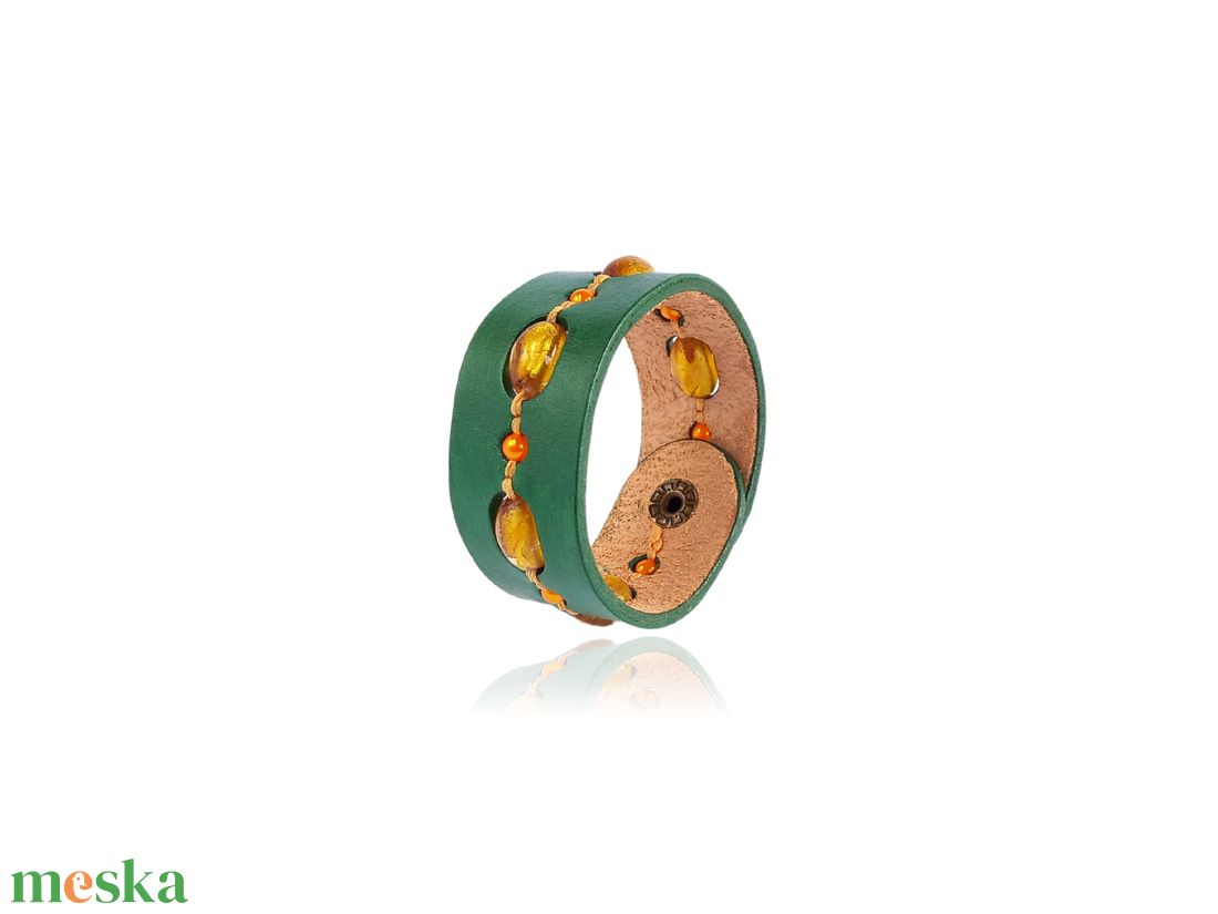 Bőr karkötő lámpagyöngyökkel - ékszer - karkötő - széles karkötő - Meska.hu