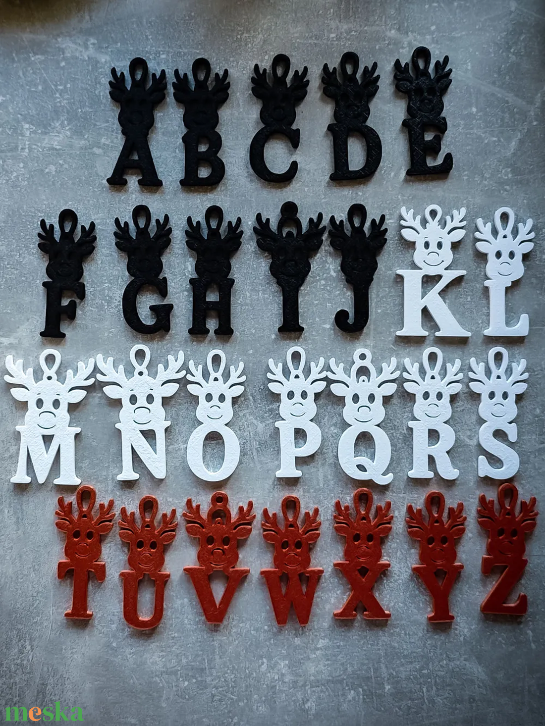 Karácsonyfadísz betű rénszarvas mintával - egyedi monogram - karácsony - karácsonyi lakásdekoráció - karácsonyfadíszek - Meska.hu