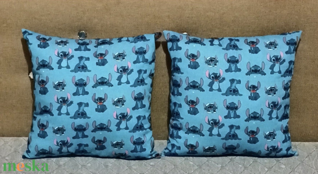 Egyedi világoskék Stitch mintás párna - otthon & életmód - lakástextil - párna & párnahuzat - Meska.hu