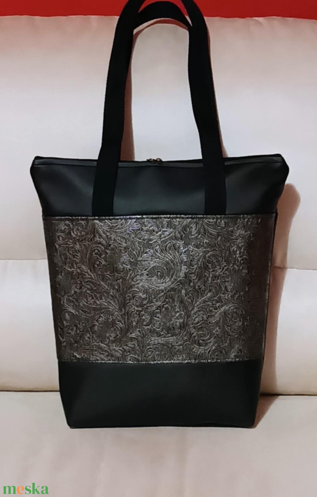 Egyedi fekete-bronz dombornyomott műbőr alkalmi válltáska - táska & tok - kézitáska & válltáska - alkalmi táska - Meska.hu