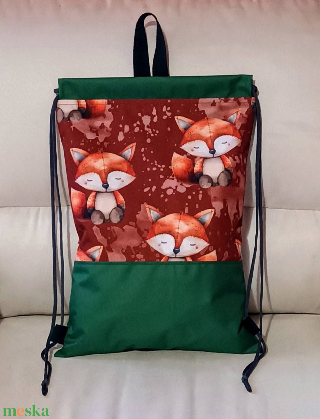 Egyedi zöld rókás vízálló hátizsák - táska & tok - hátizsák - hátizsák - Meska.hu