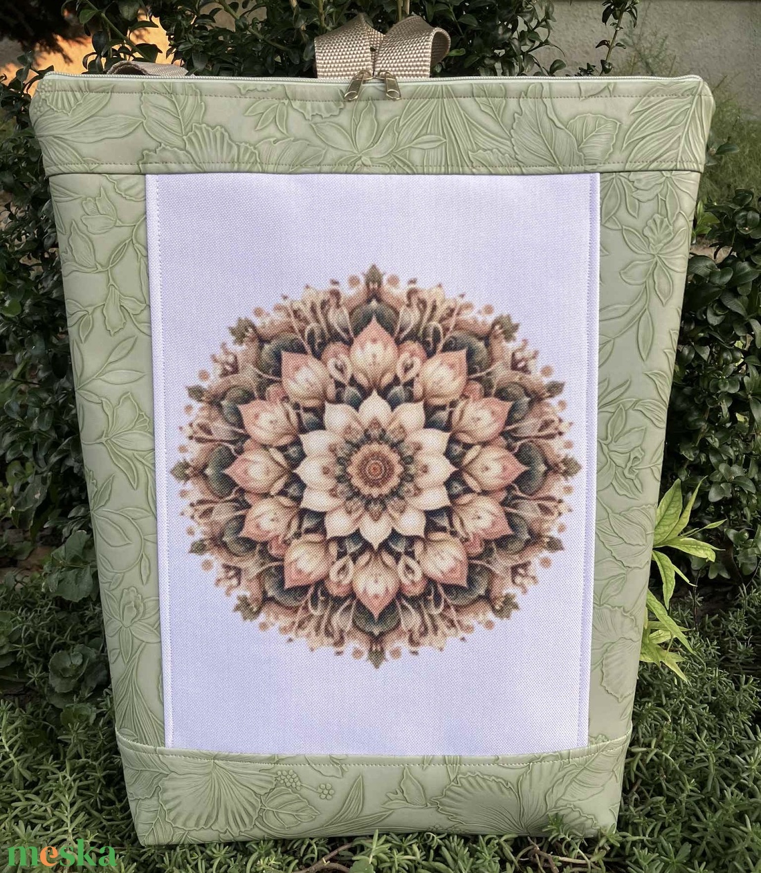 Egyedi zöld mandala mintás műbőr hátitáska  - táska & tok - hátizsák - hátizsák - Meska.hu