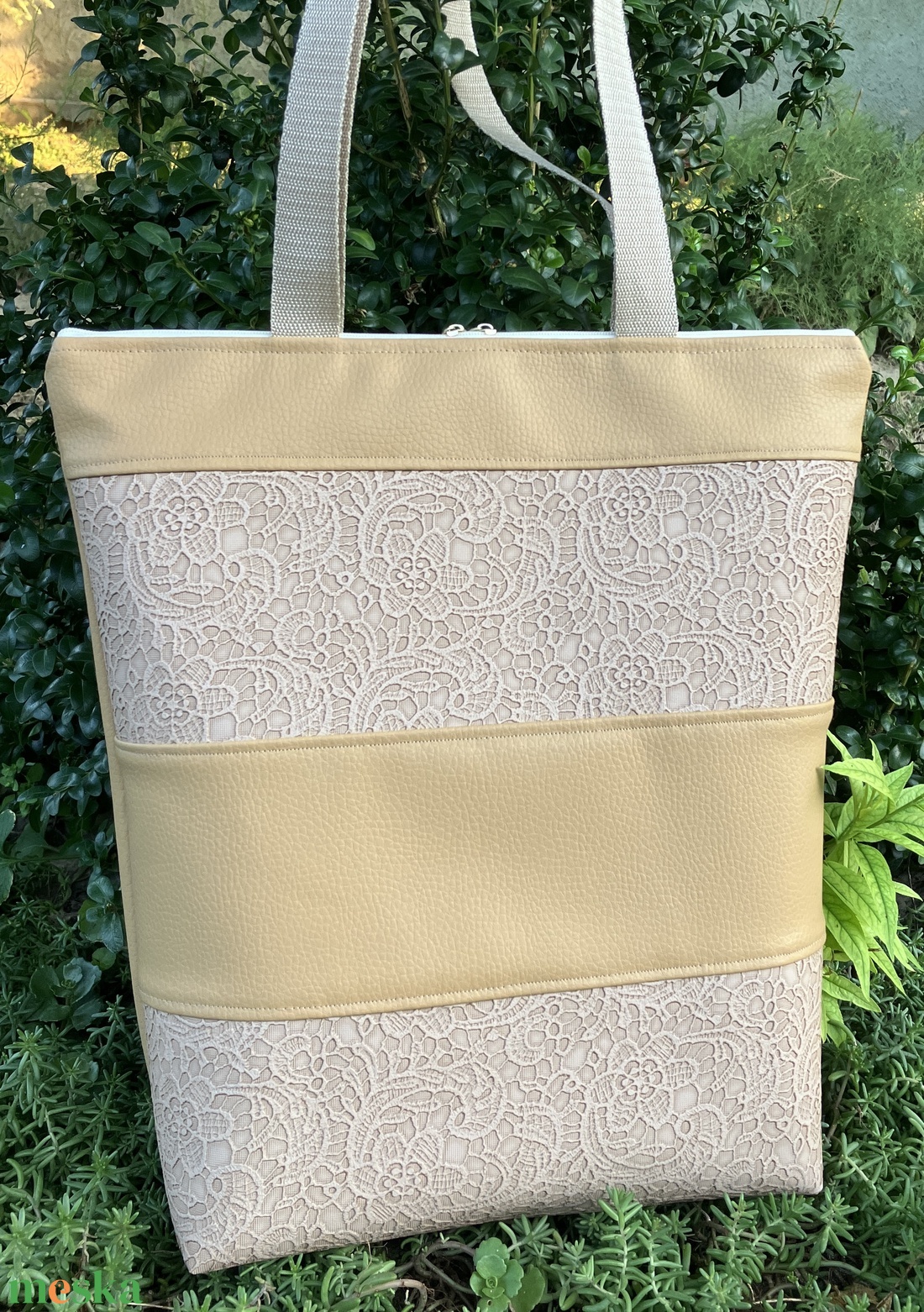 Egyedi barna csipkés műbőr alkalmi válltáska  - táska & tok - kézitáska & válltáska - válltáska - Meska.hu