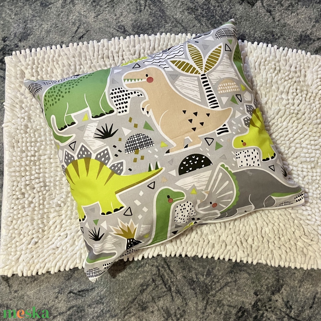 Dinoszaurusz mintás párna - baba - mama - babaszoba dekoráció - gyerek díszpárna - Meska.hu