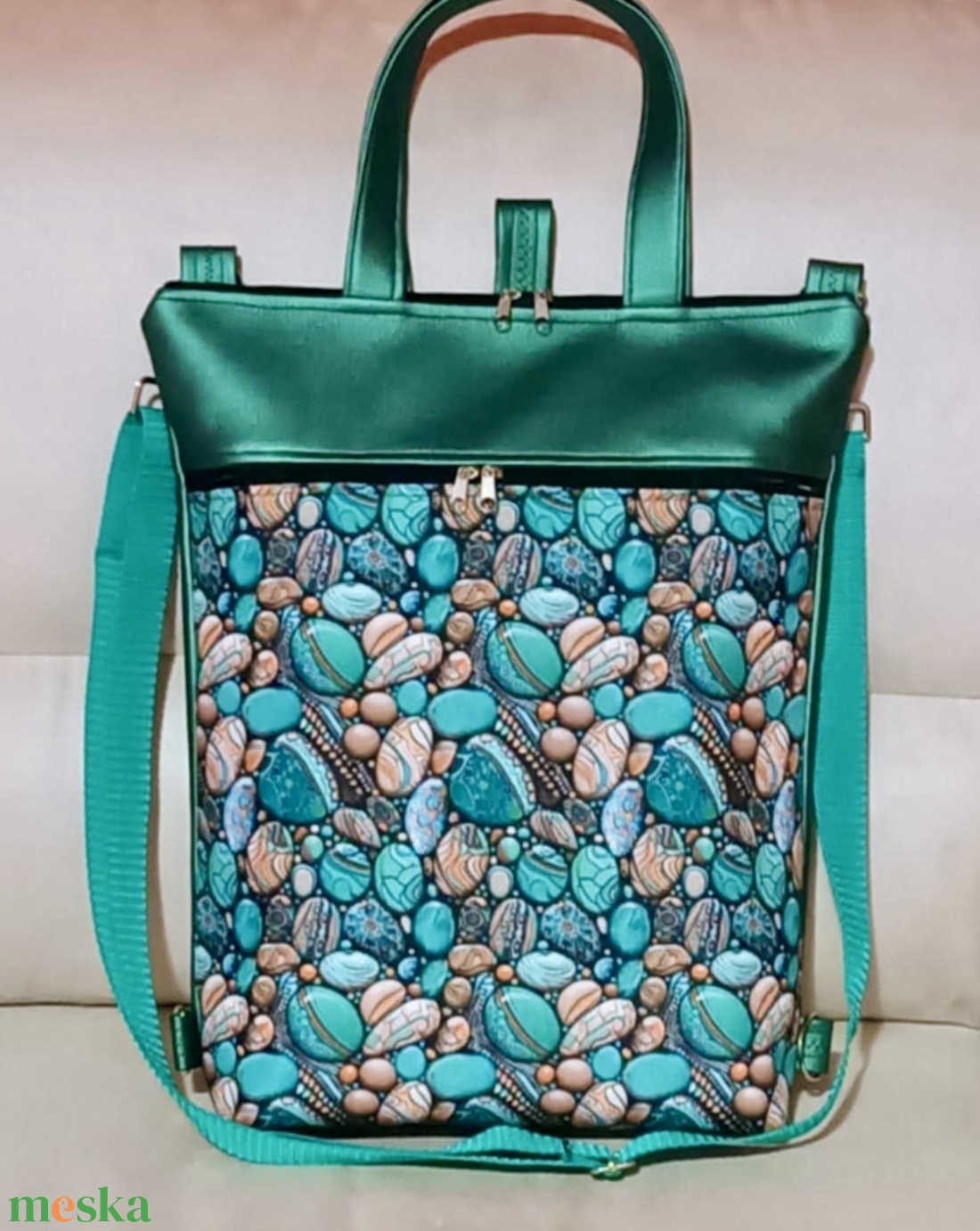Egyedi zöld-türkiz kavics mintás műbőr multifunkciós táska   - táska & tok - variálható táska - Meska.hu