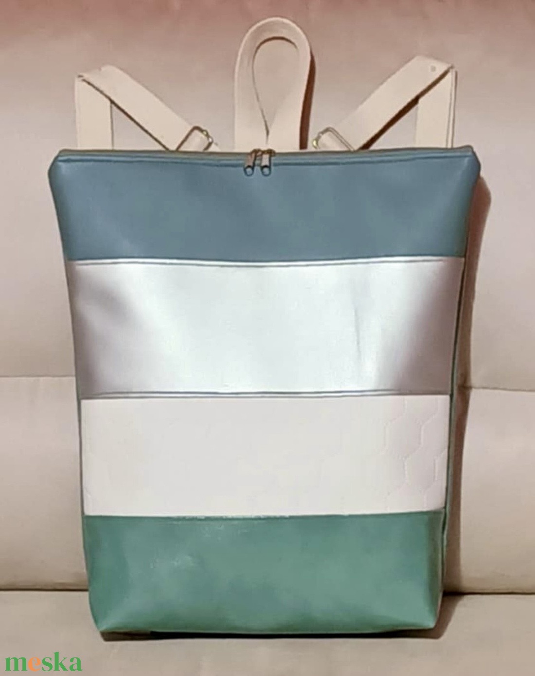 Egyedi menta-ezüst műbőr hátitáska  - táska & tok - hátizsák - hátizsák - Meska.hu