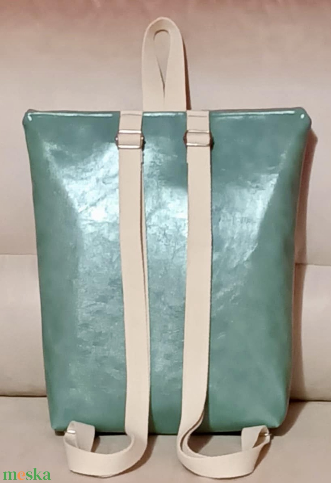 Egyedi menta-ezüst műbőr hátitáska  - táska & tok - hátizsák - hátizsák - Meska.hu