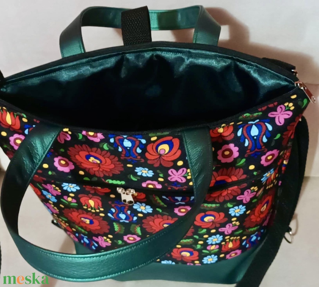 Egyedi zöld matyó mintás többfunkciós/ variálható táska   - táska & tok - variálható táska - Meska.hu