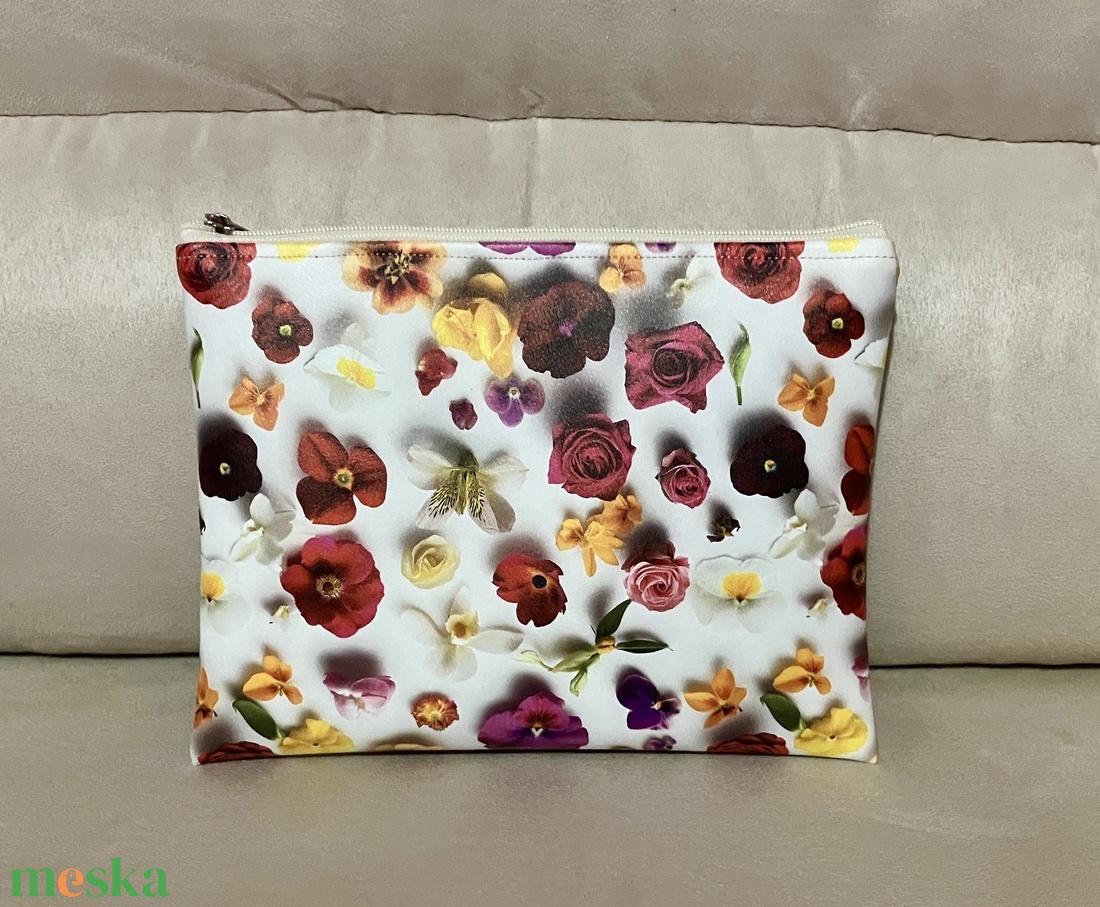 Egyedi tavaszi virágos műbőr crossbody táska - táska & tok - táska szett - Meska.hu