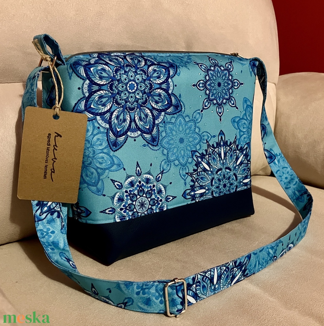 Egyedi kék mandala crossbody táska - táska & tok - kézitáska & válltáska - vállon átvethető táska - Meska.hu
