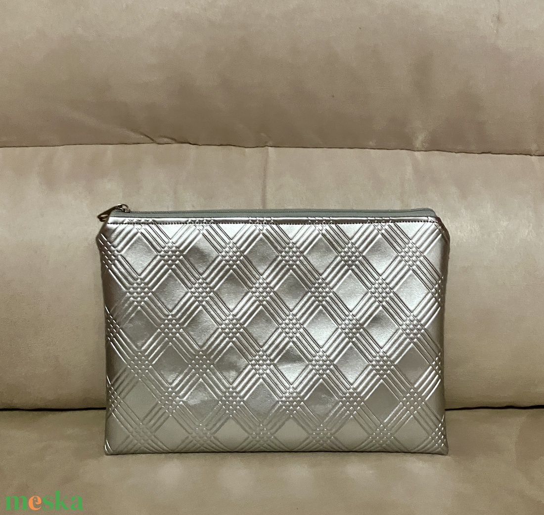 Egyedi ezüst műbőr válltáska szett - táska & tok - táska szett - Meska.hu