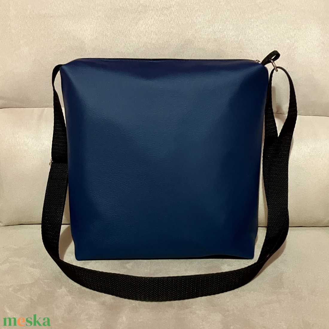 Egyedi bordó páva mintás oldaltáska - táska & tok - kézitáska & válltáska - vállon átvethető táska - Meska.hu