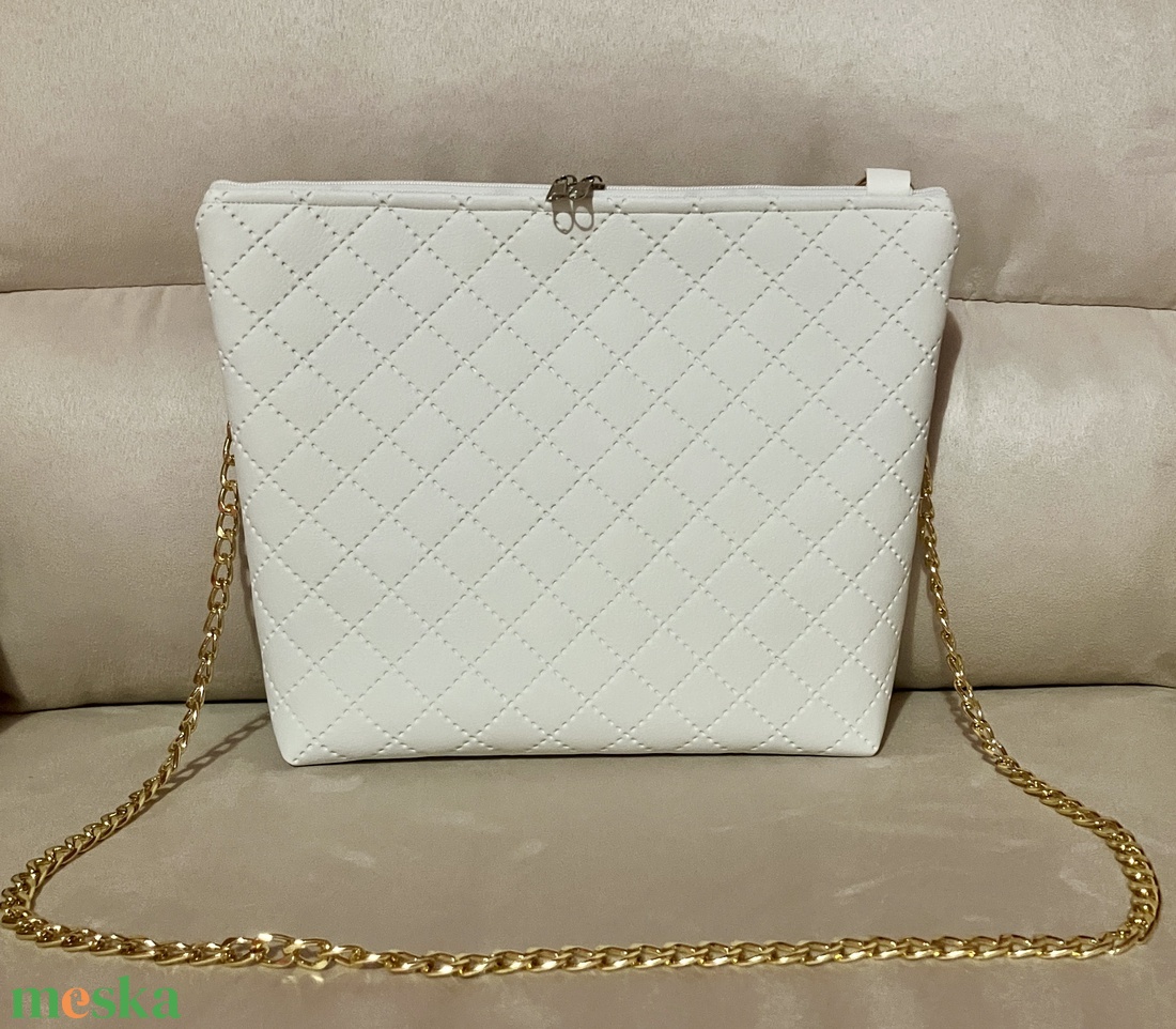 Fehér alkalmi műbőr crossbody táska - táska & tok - kézitáska & válltáska - vállon átvethető táska - Meska.hu