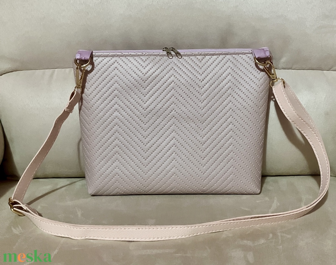 Lila szitakötős műbőr crossbody táska - táska & tok - kézitáska & válltáska - vállon átvethető táska - Meska.hu