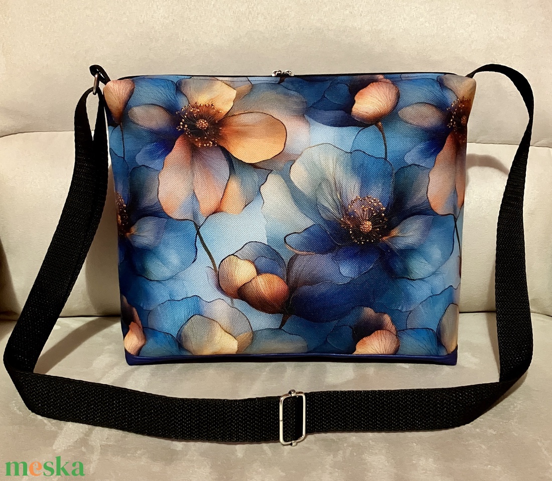 Kék-narancs virágos crossbody táska - táska & tok - kézitáska & válltáska - vállon átvethető táska - Meska.hu